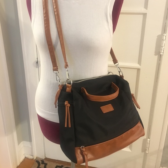 Ivy and Fig Handbags - NWOT Ivy and Fig Vegan Leather Bag